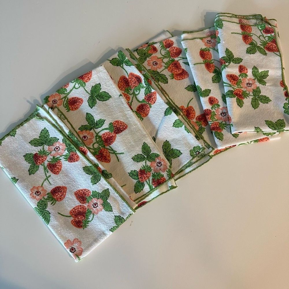 Vintage Strawberry Napkins Set Of 6 🍓